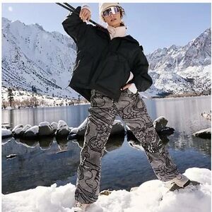 NWOT Free People Movement Bunny Slope Printed Ski Pants In Midnight
Combo